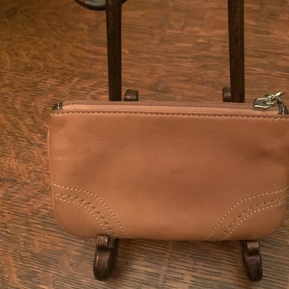 Coach Leatherware Vintage Tan Leather Wristlet - Picture 5 of 10